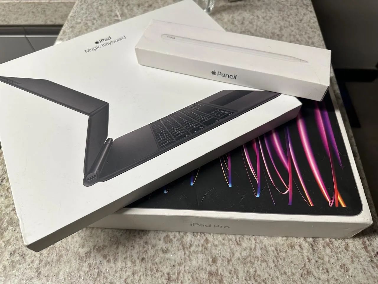 iPad Pro 12,9pol 256gb + Apple Pencil 2 + Magic Keyboard - Tablets