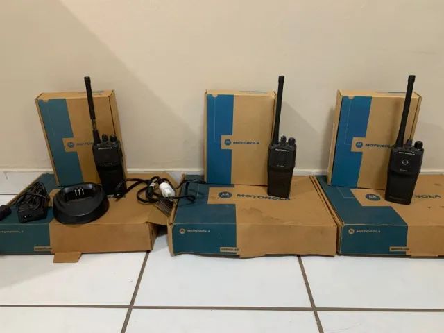 3 radinhos Walkie Talkie - Motorola EP450
