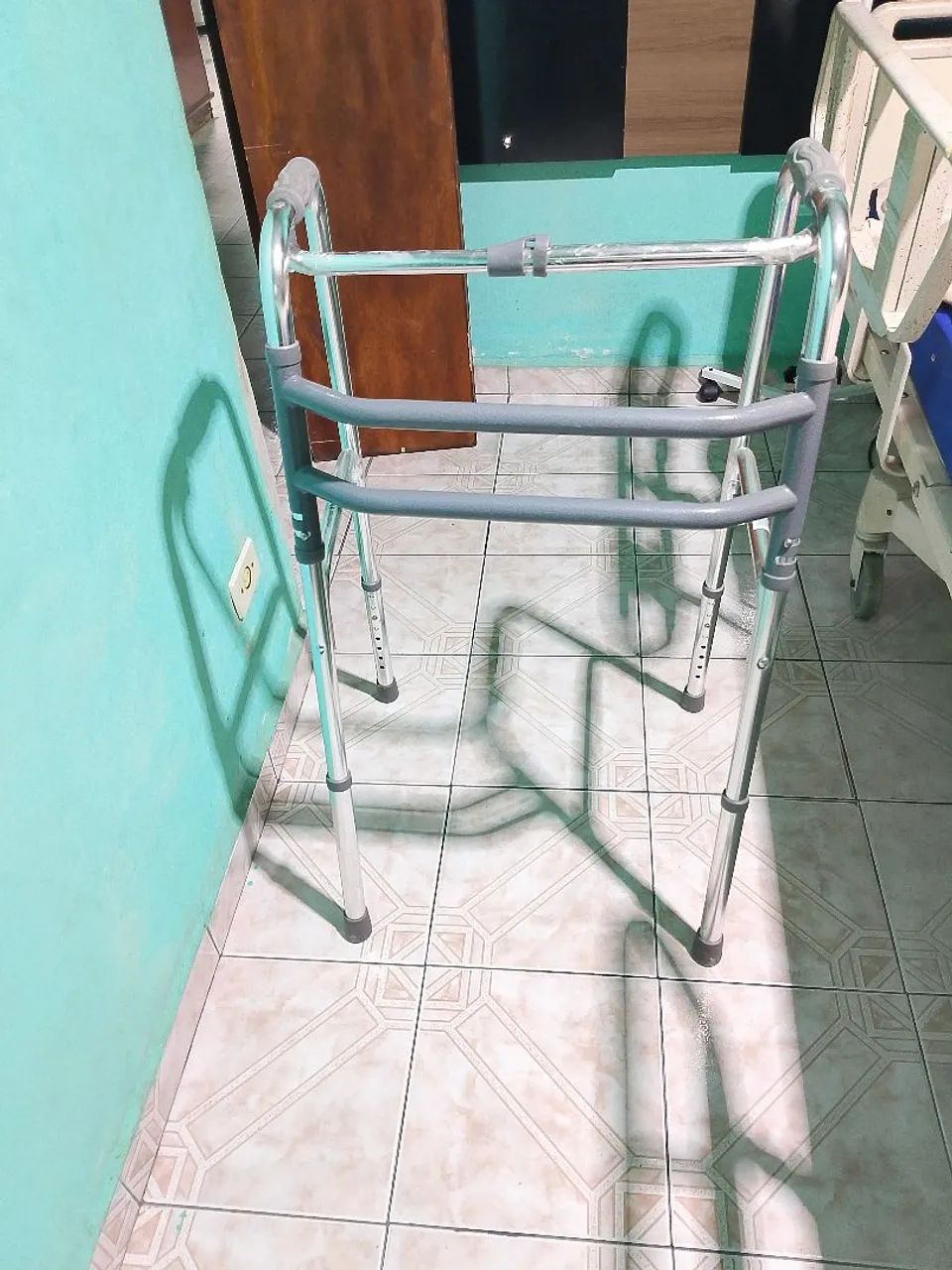 Andador de Segurança para Idosos 