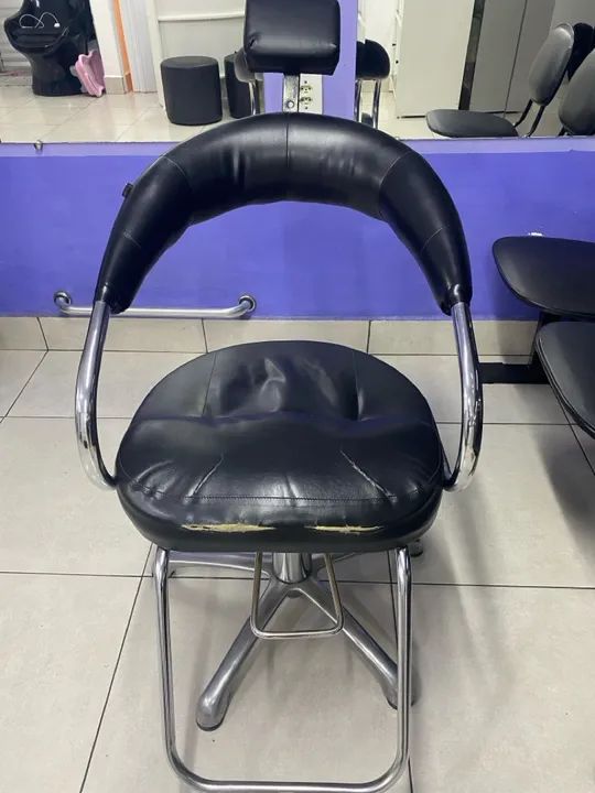 Cadeira de cabeleireiro giratória  - Foto 4