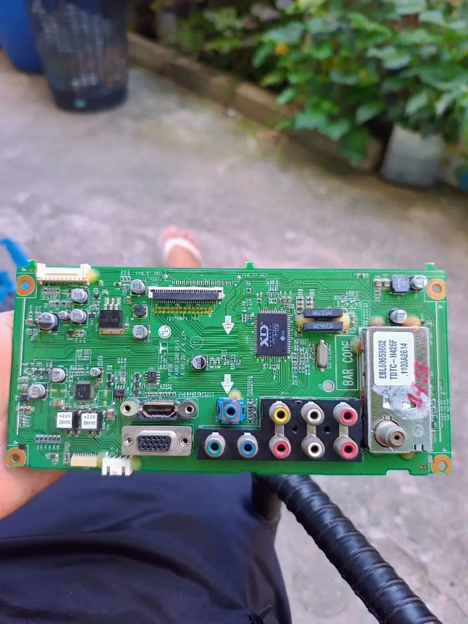 Placa Principal (mainboard) para a TV/monitor LG M227WAP-PM, modelo EAX61528105  - Foto 2