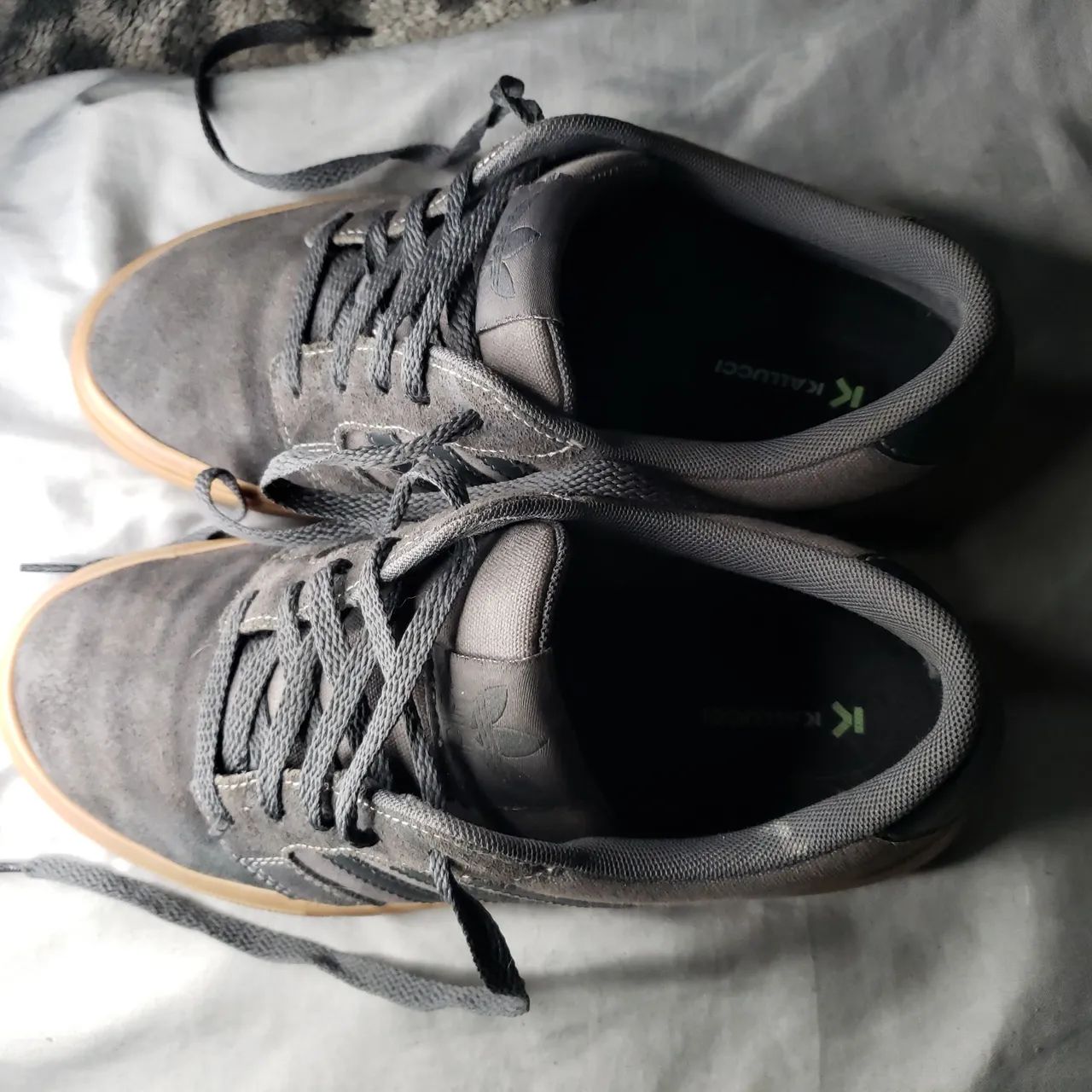 Tênis Adidas Seeley BR Grey Six Carbon Gum Calçados Princesa