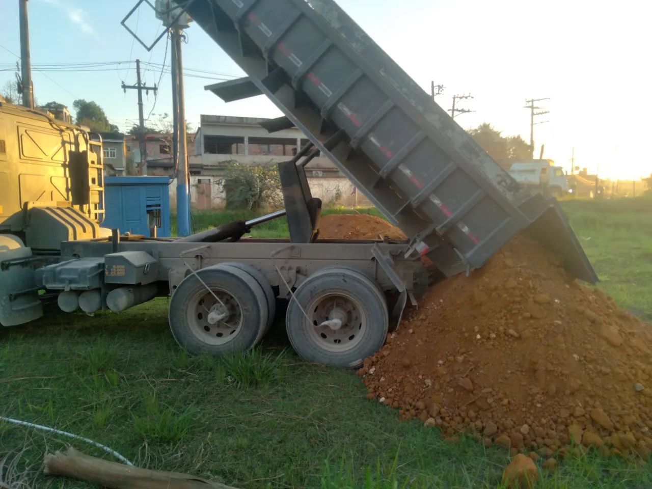 Caminhão de barro  - Foto 2