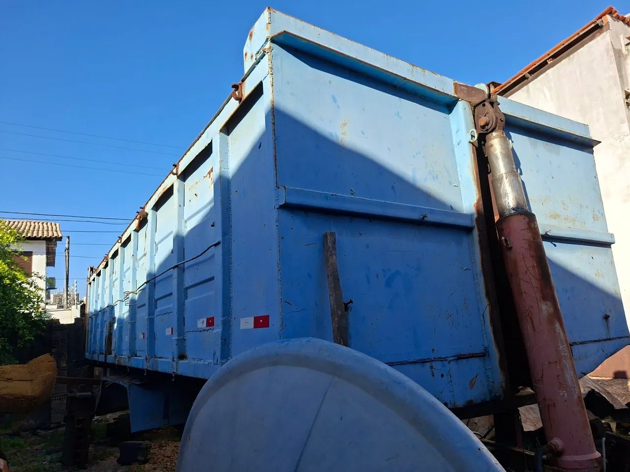 Caçamba/Basculante usado e completo!