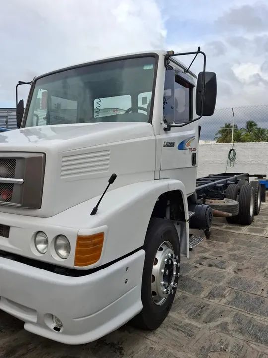 Caminhão Mercedes Benz 1620 - 2006