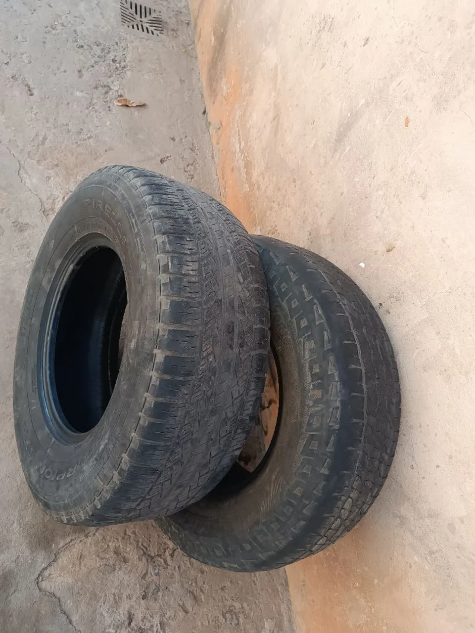 2 Pneus Usados 265/70/16