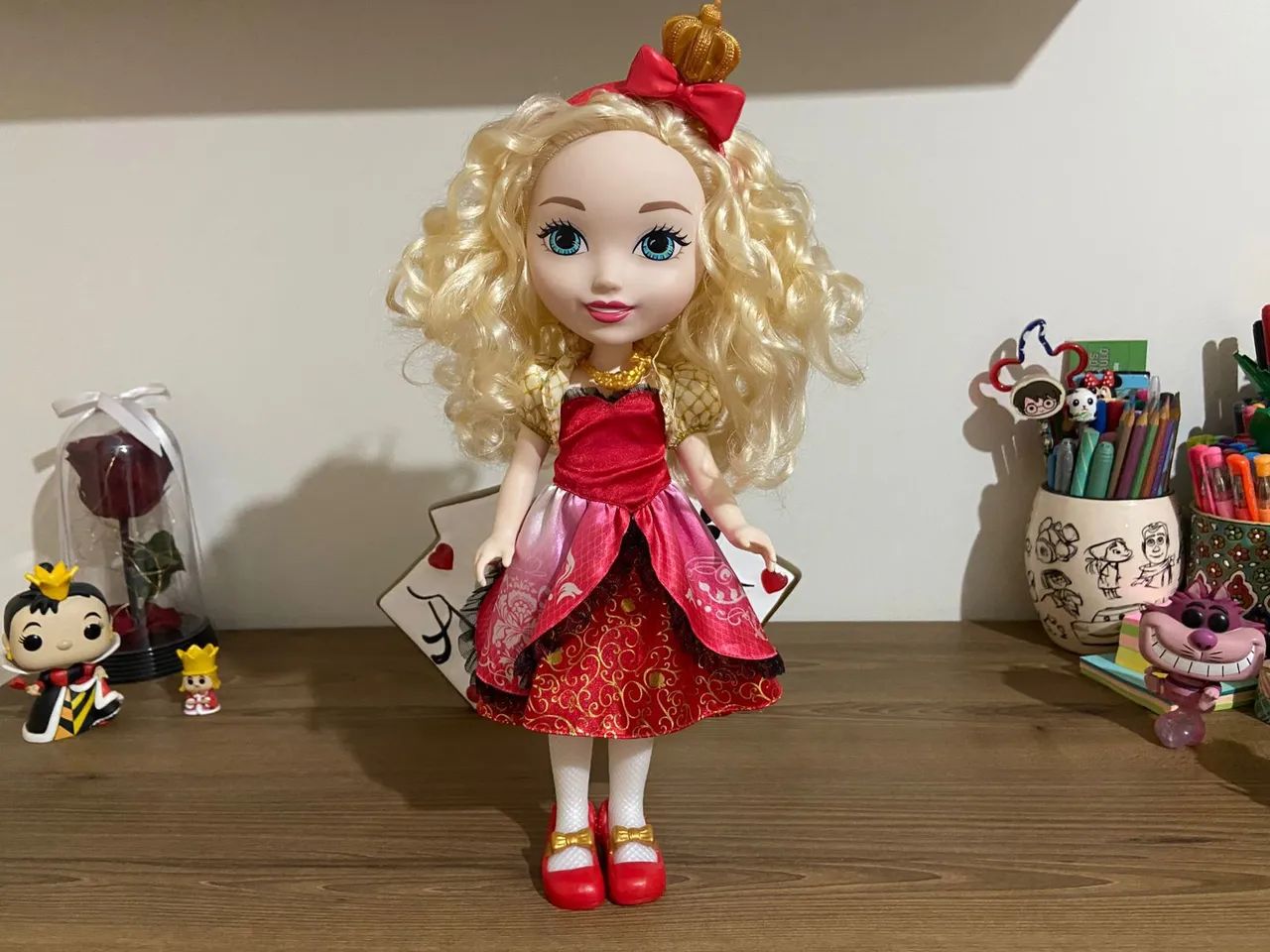 Boneca Apple Ever After High. 