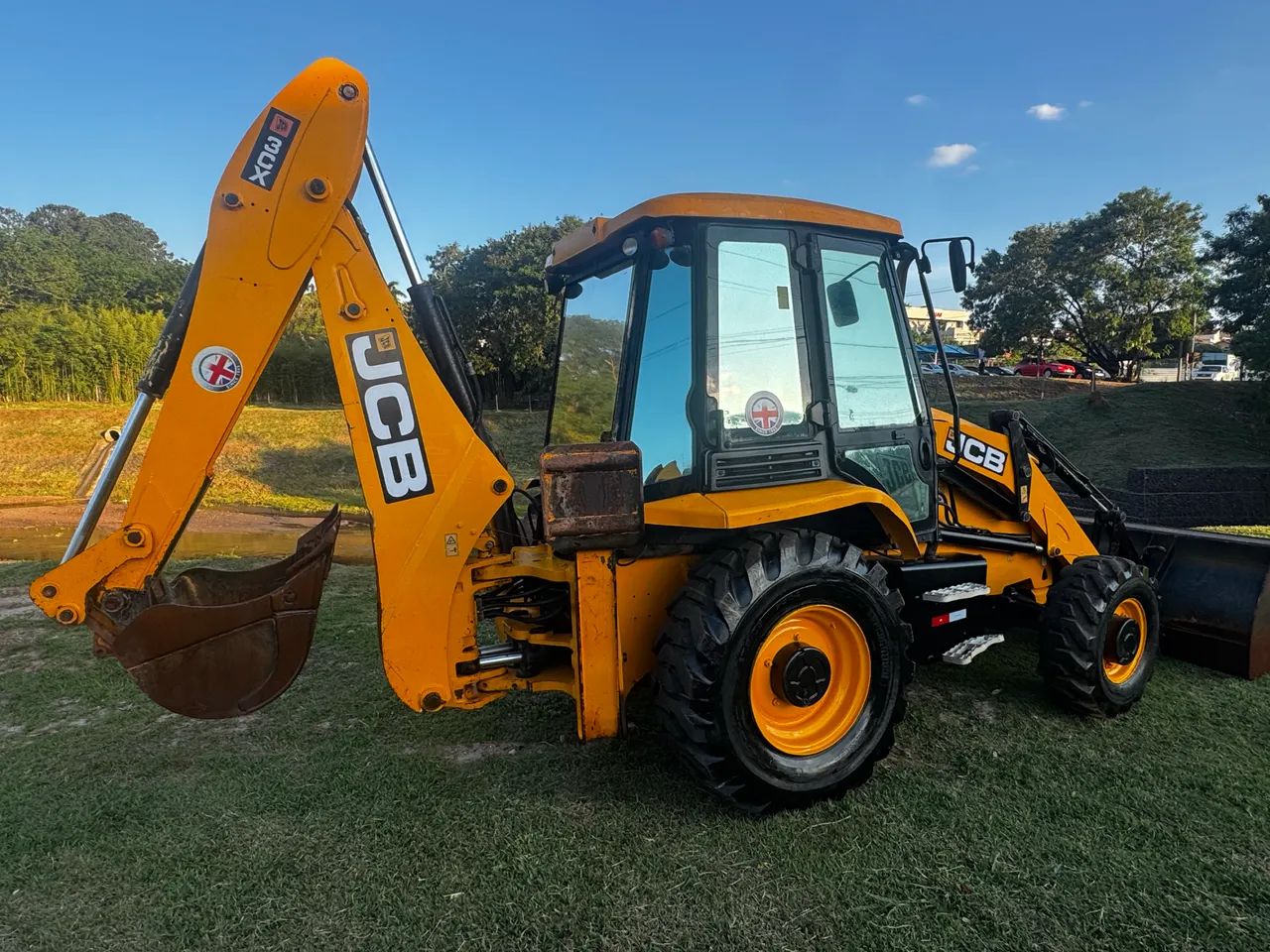 Retroescavadeira Jcb 