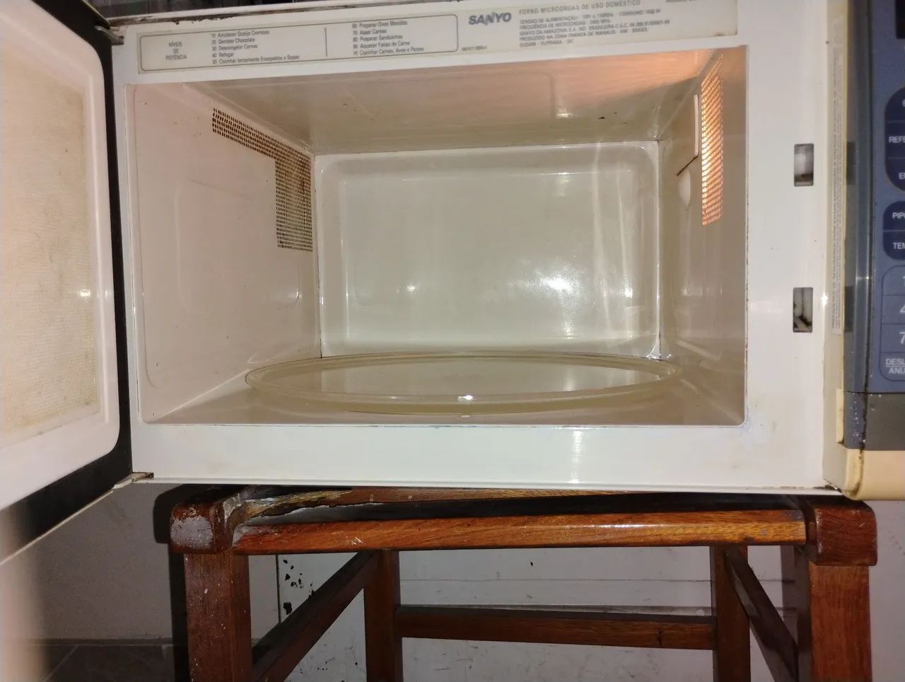 Micro-ondas Sanyo 35 Litros 110V em Ótimo Estado - Foto 4