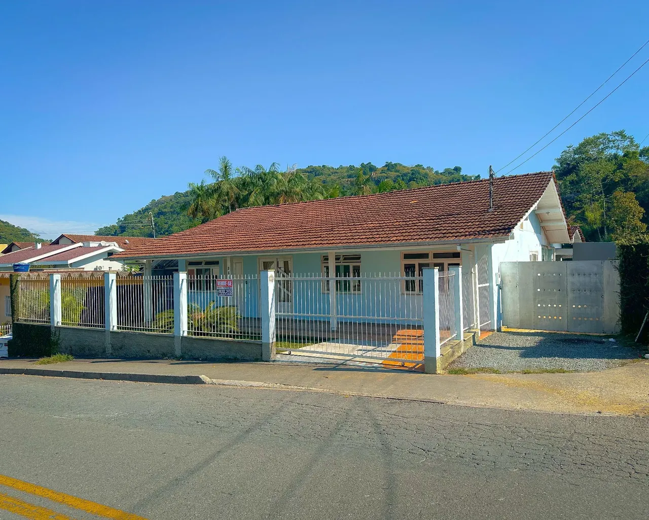 Casa espaçosa com 181m² e ampla área externa