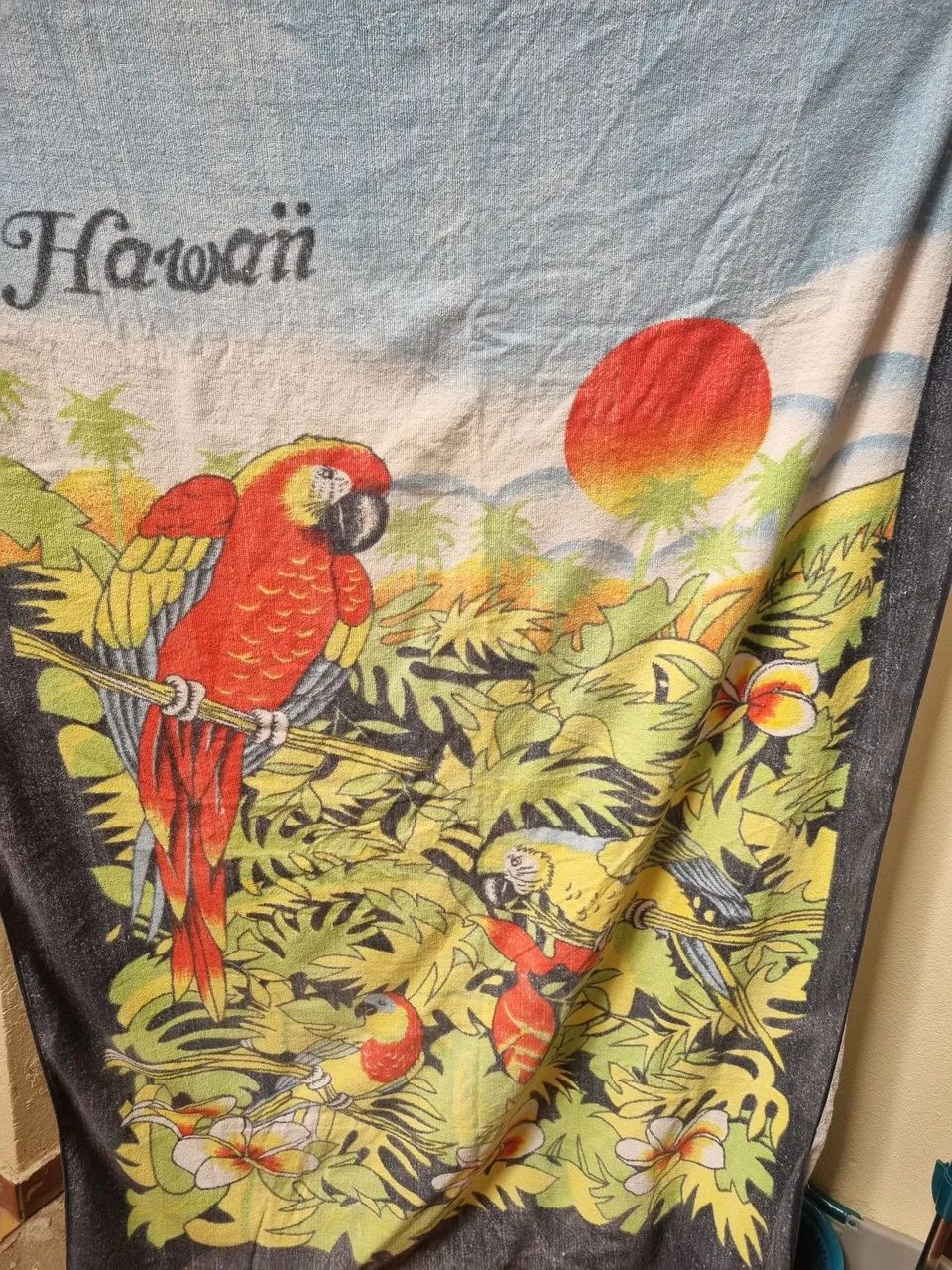 Toalha Havaiana com Araras.
