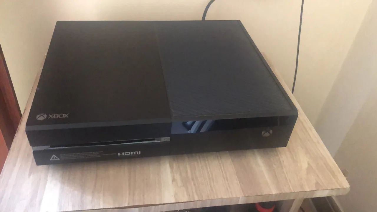 XBOX ONE COM JOGO(ACEITO TROCAS) - Foto 2