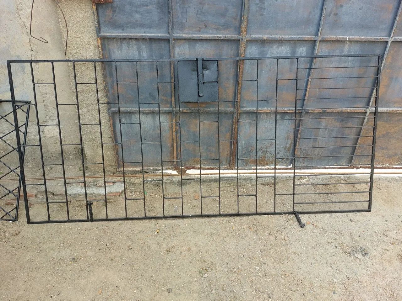 Grades de ferro64985842634753121