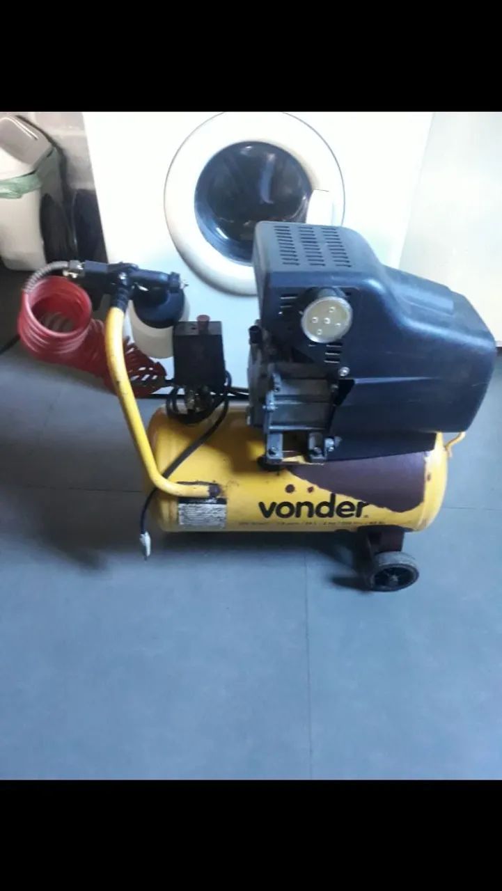 Compressor de ar da marca Vonder 24 litros 