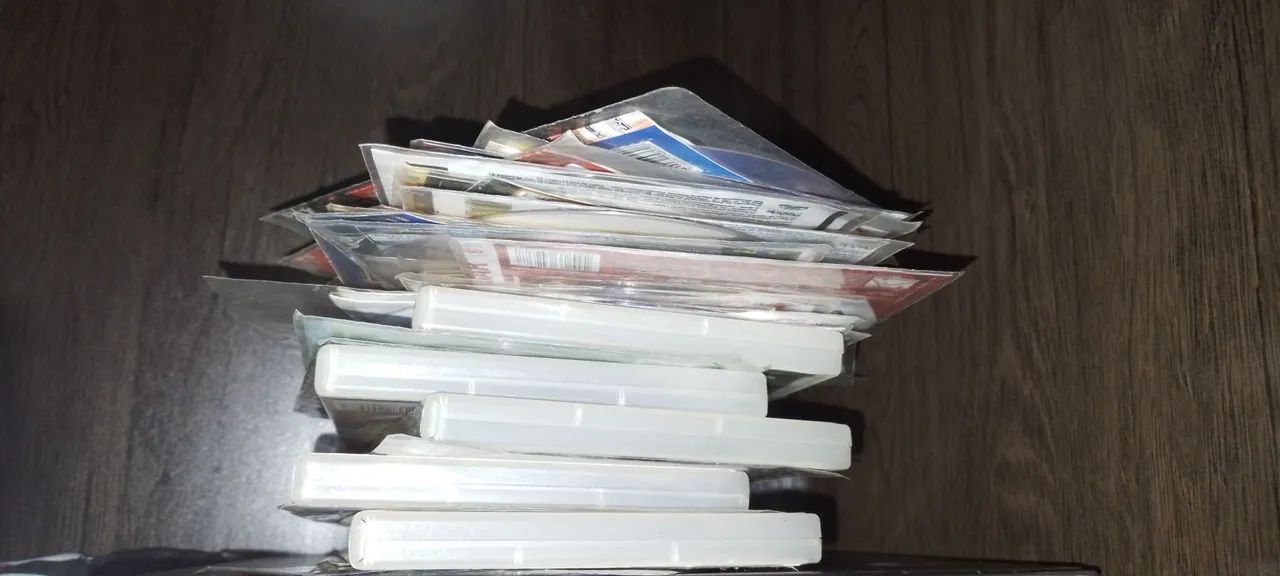 Dvd pouco usado e 40 filmes