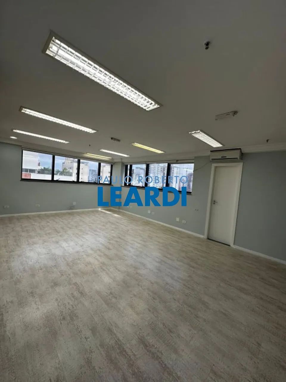 CONJ. COMERCIAL - PINHEIROS - SP