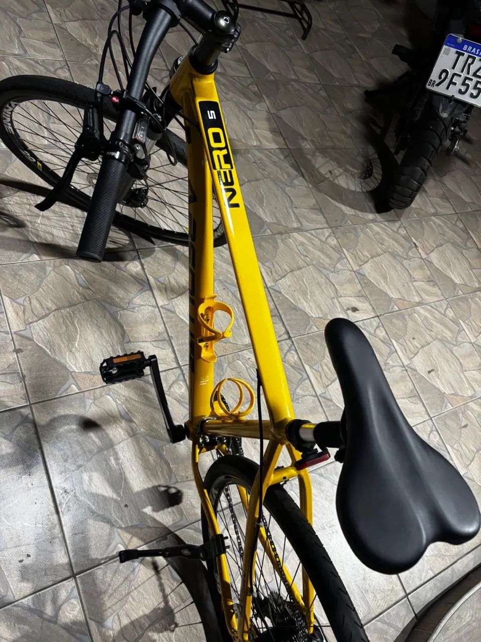 VENDO BICICLETA SEMI NOVA - Foto 2