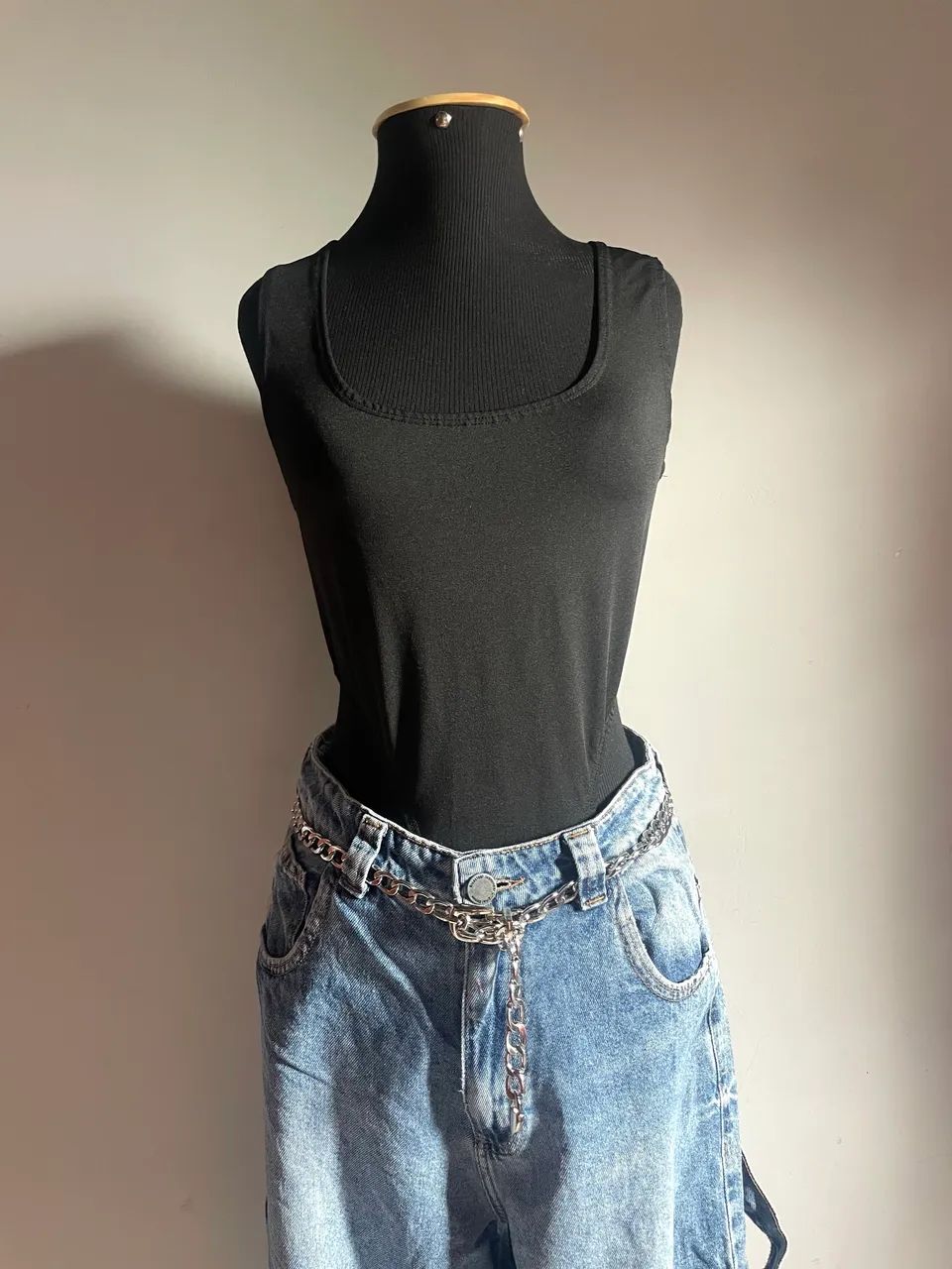 Body preto cavado 