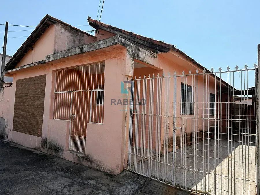 CASA À VENDA PRÓXIMA À PREFEITURA DE LORENA-SP
