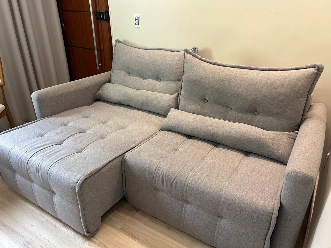 Sofá retrátil reclinável 
