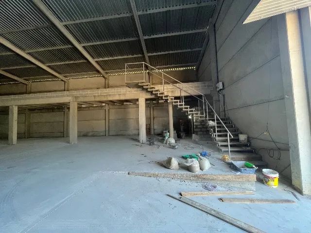 Alugo Galpão 600m2 + 140m2 de mezanino - Foto 5