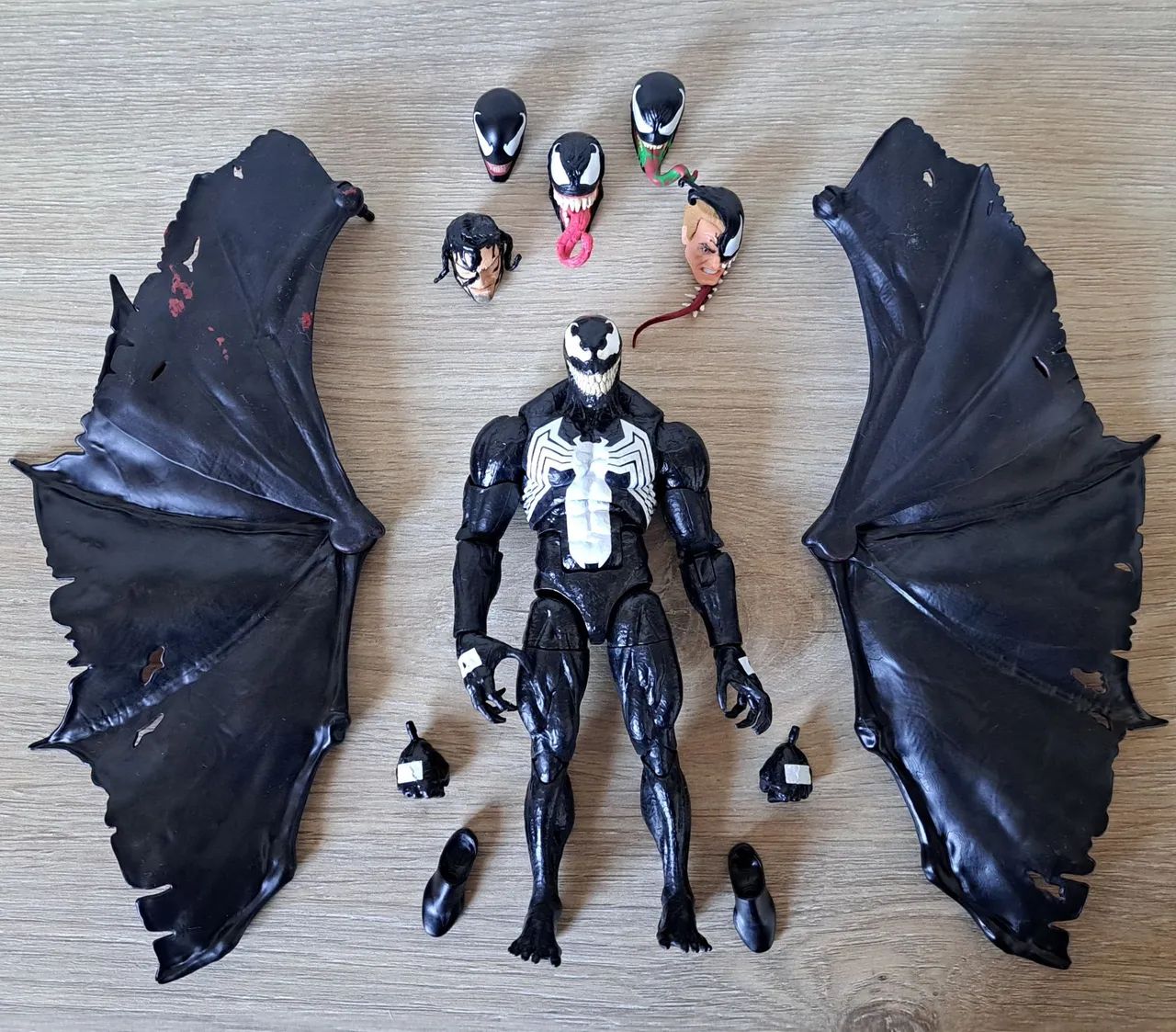 Venom Marvel Legends + extras - Foto 2