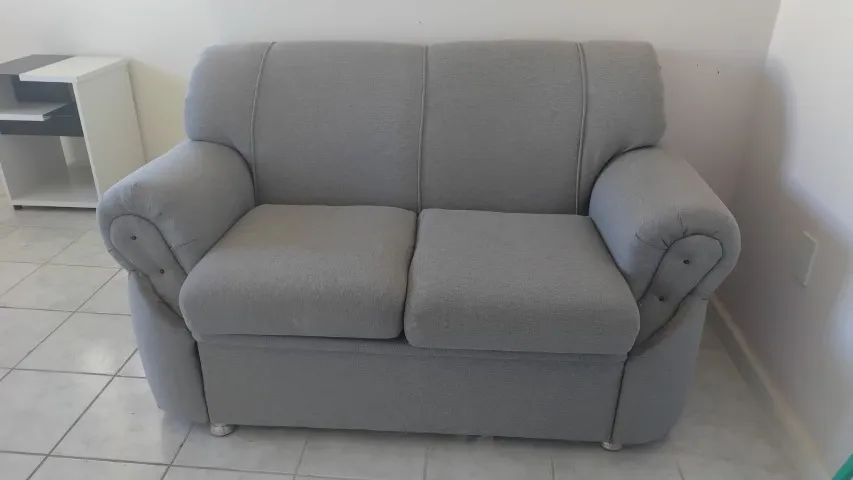 sofá 2 lugares Bom estado.