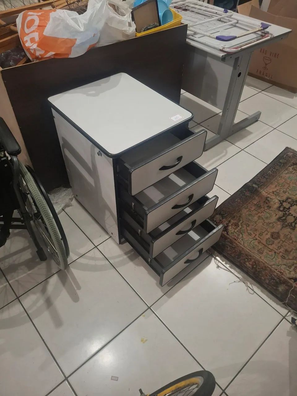 Gaveteiro Com 4 Cadeiras  - Foto 4