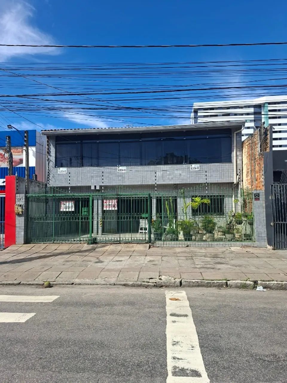 Casa na Amélia Rosa, com 5 quartos, sendo 4 suítes, elevador, 1º andar
