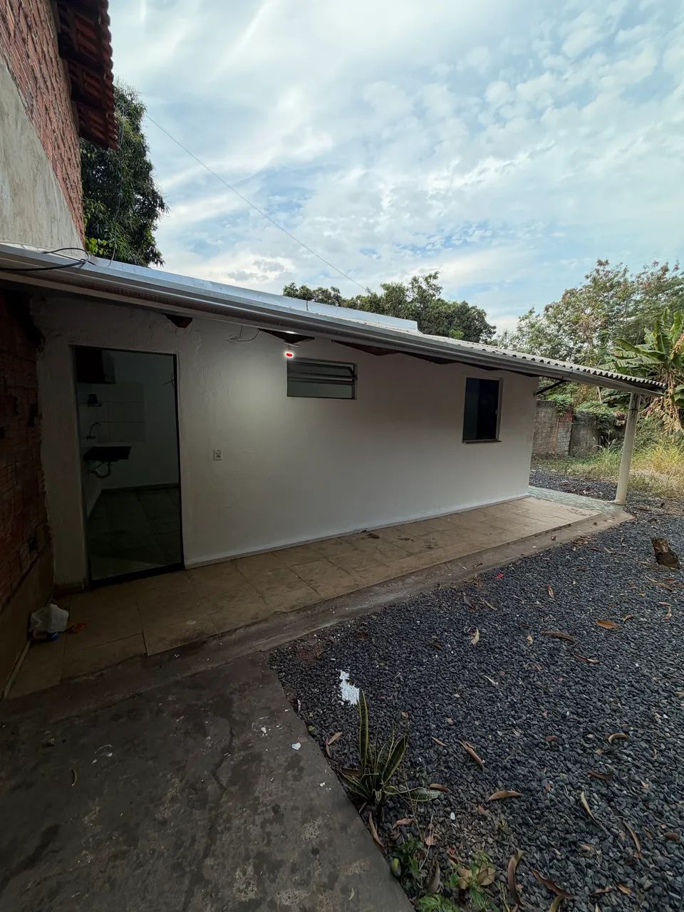 Kit Net com quintal bem grande e arborizado - Foto 3