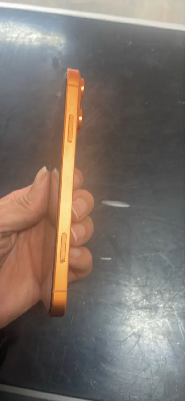 iPhone XR na carcaça do iPhone 17 laranja - Foto 2