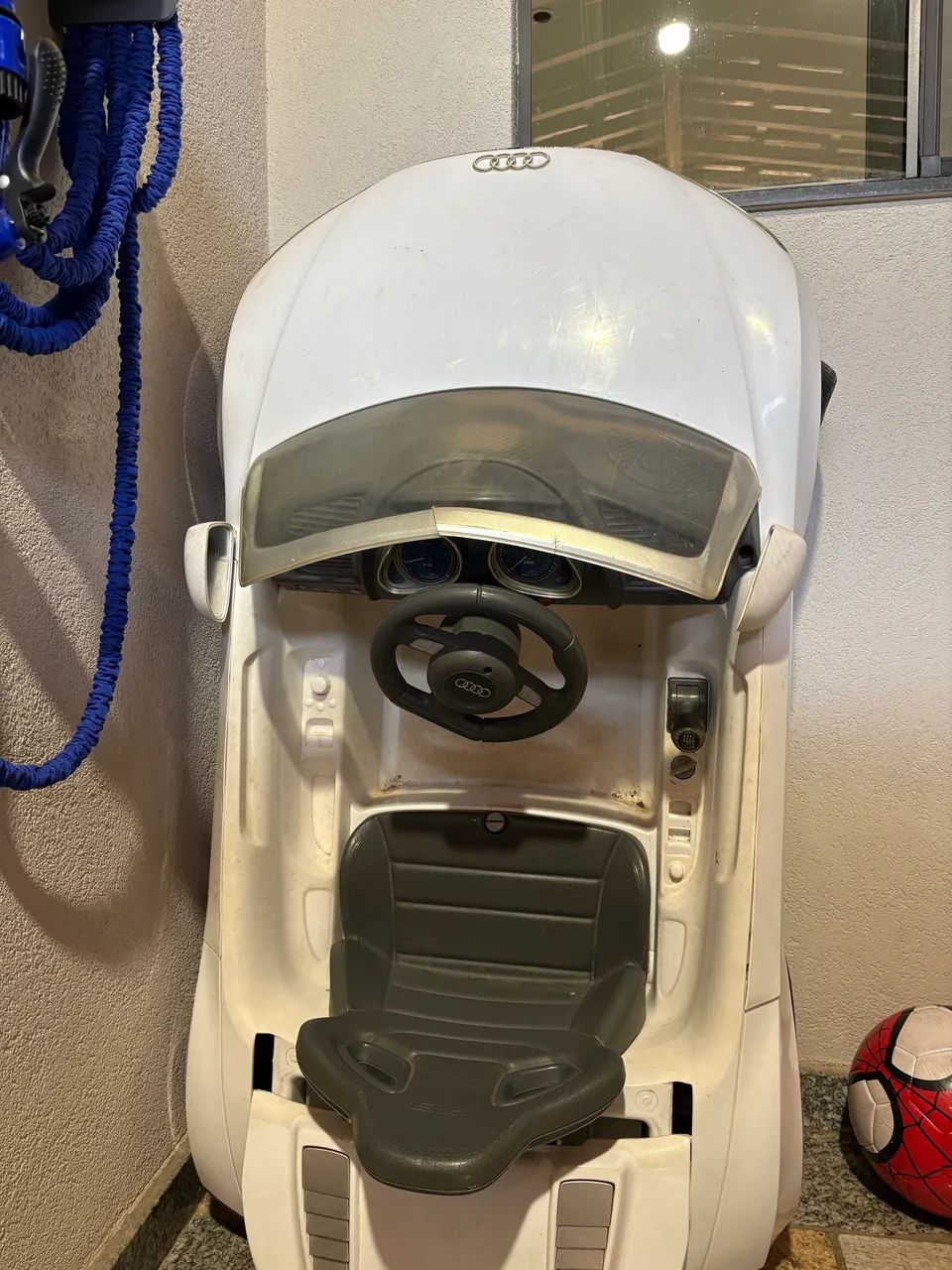 Carro elétrico infantil 