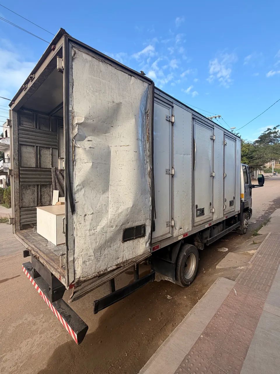 Caminhão cargo pronto para trabalhar - Foto 4