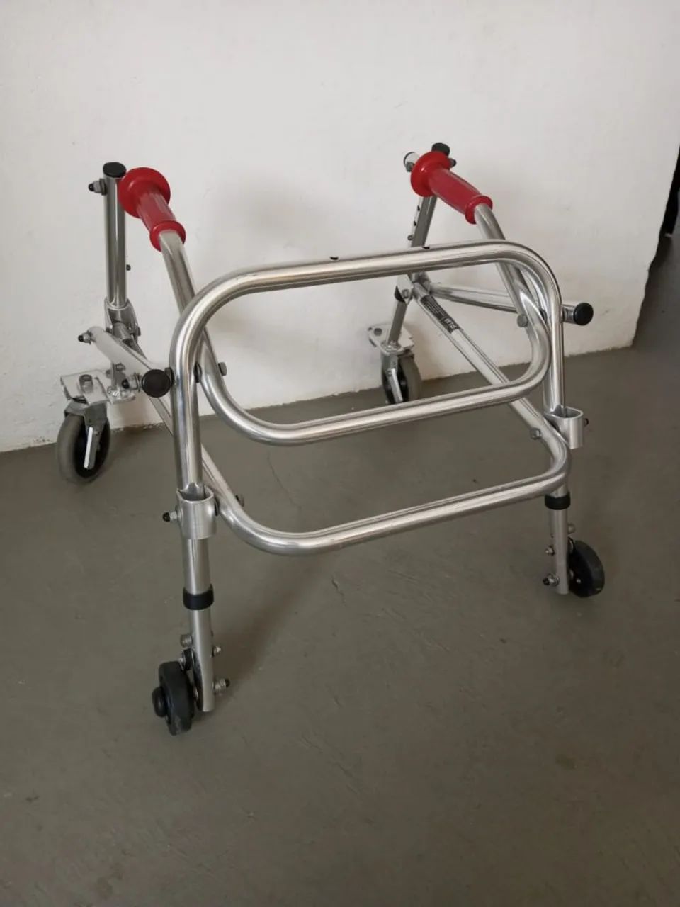 Andador Kaye 2 - com rodas  - Foto 2