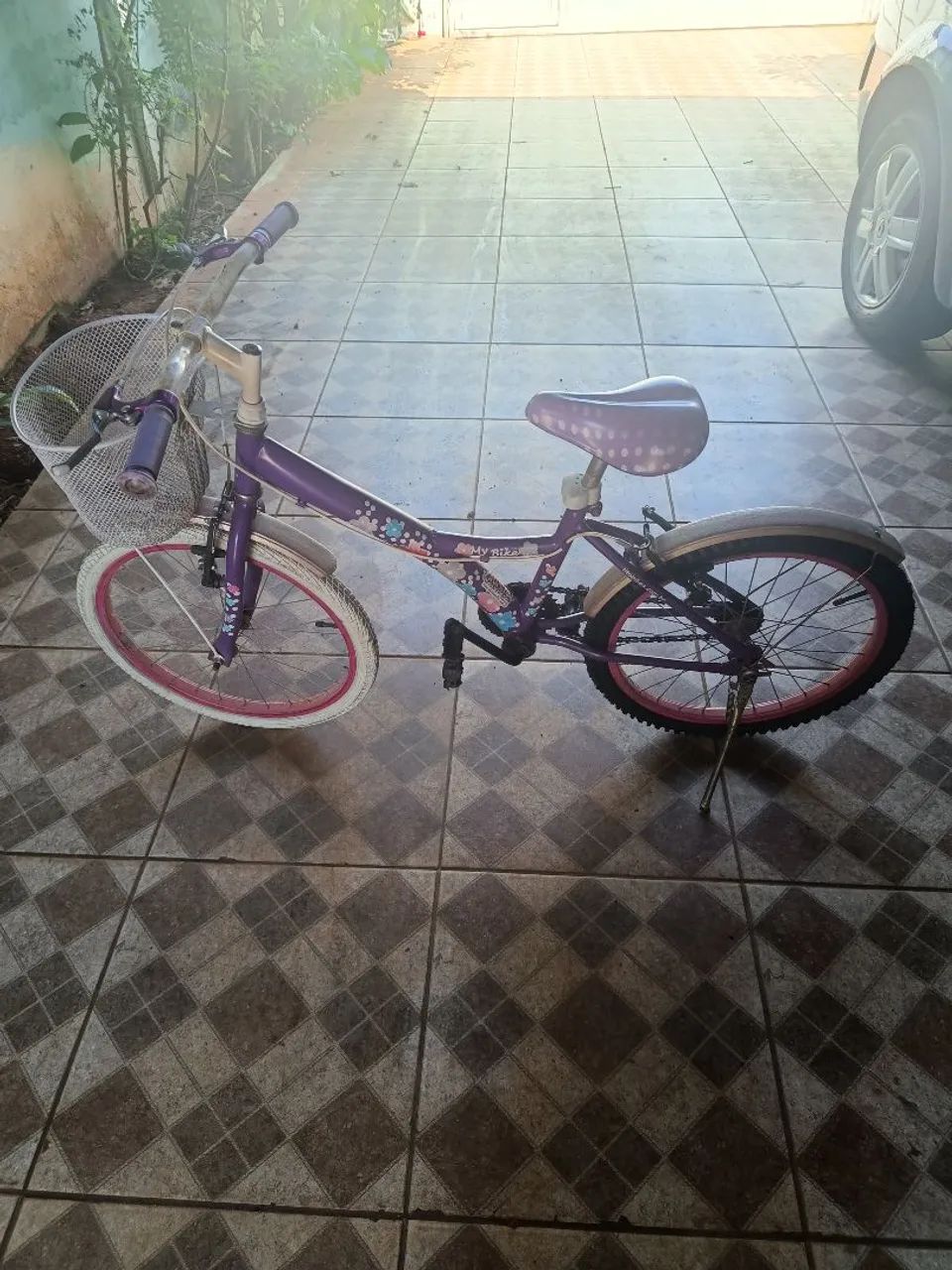 Bicicleta infantil aro 20, revisada e funcionando.