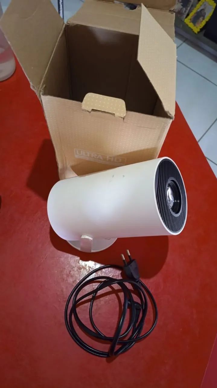 2 Dois projetores portáteis HY300 4K Smart Android, com acesso à Internet e Apps. - Foto 2