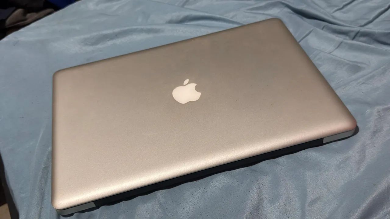Mac Book Pro 15 pol, SSD 500,  8 de ram 2010 placa de video inegrada  - Foto 5