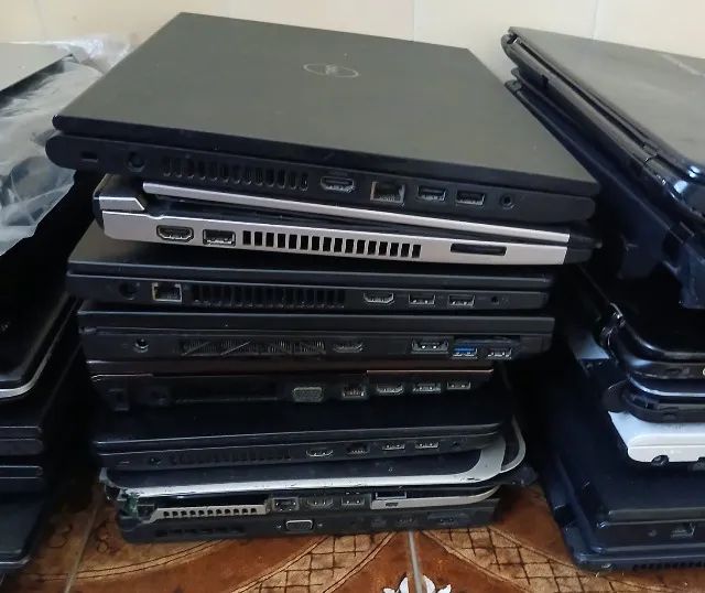 Lote de 35 Notebook e Placa Mae funcionando Carcaças e Peças