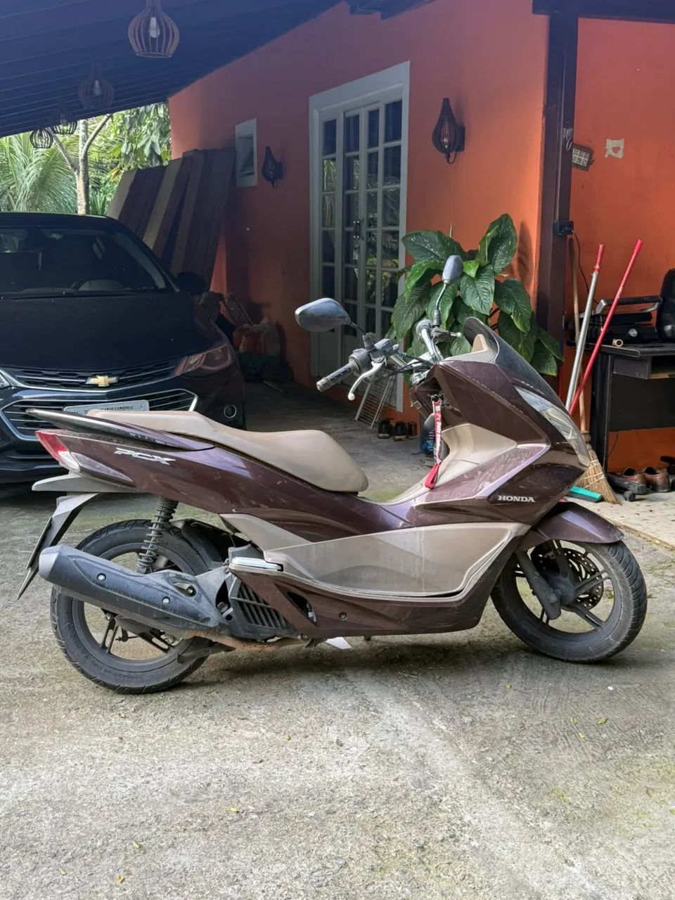 PCX DLX 2017