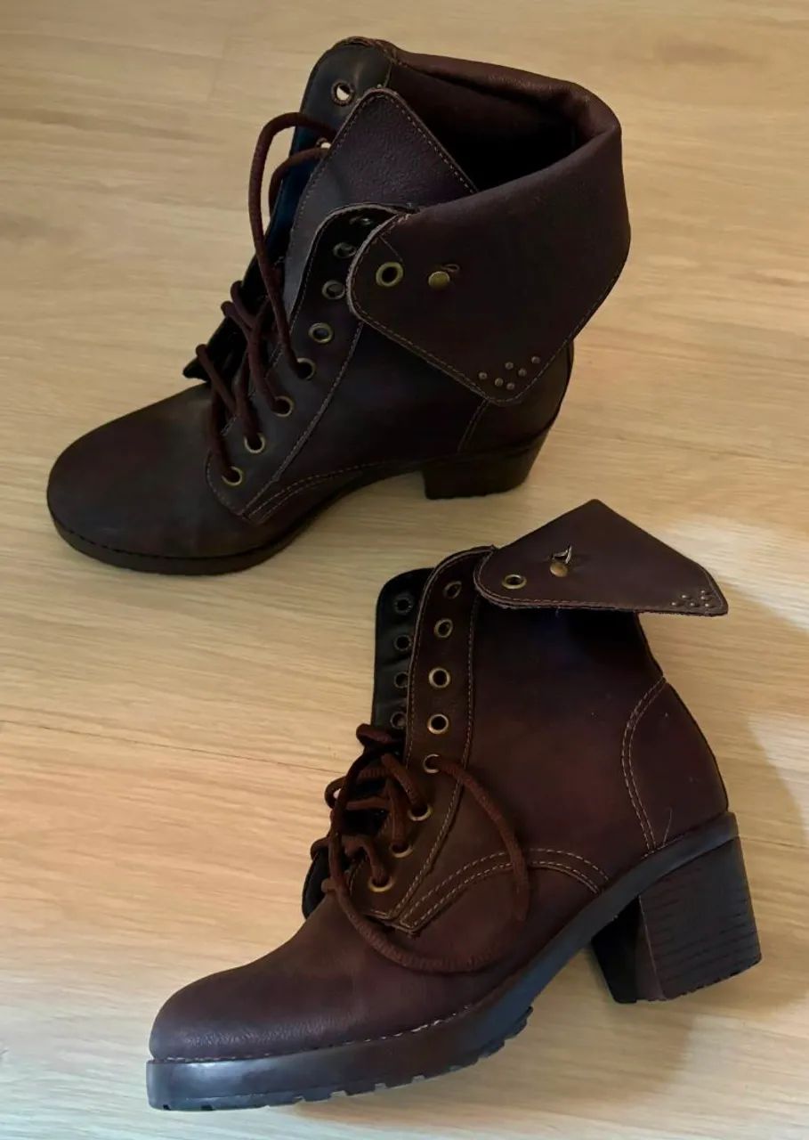 Bota de couro marrom - Foto 2