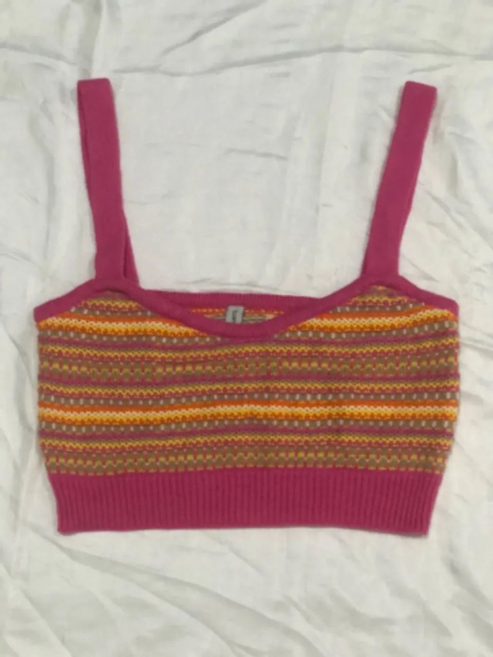 crooped de tricô rosa e amarelo