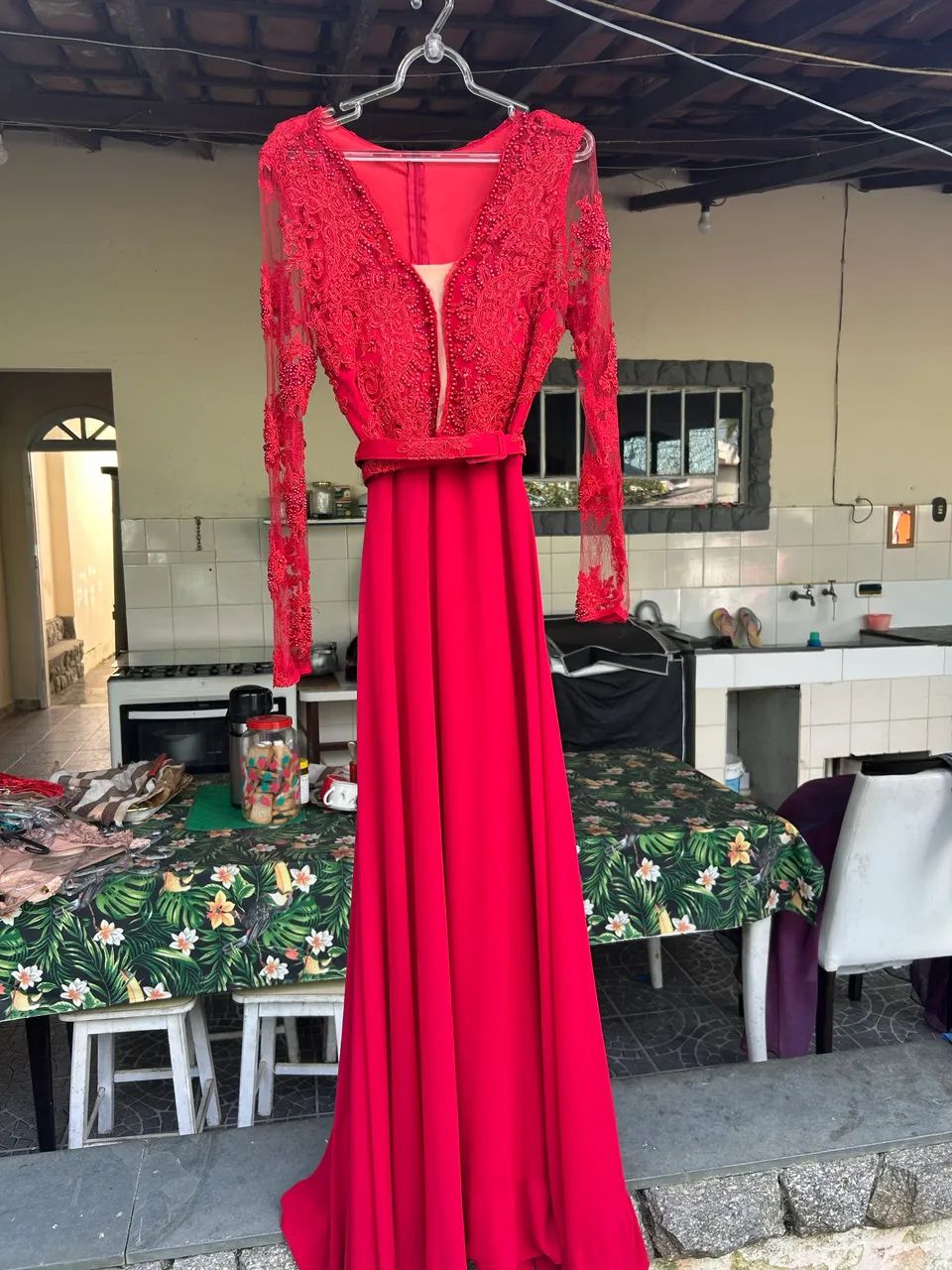 Vestido Longo Vermelho Renda Manga Longa  - Foto 5
