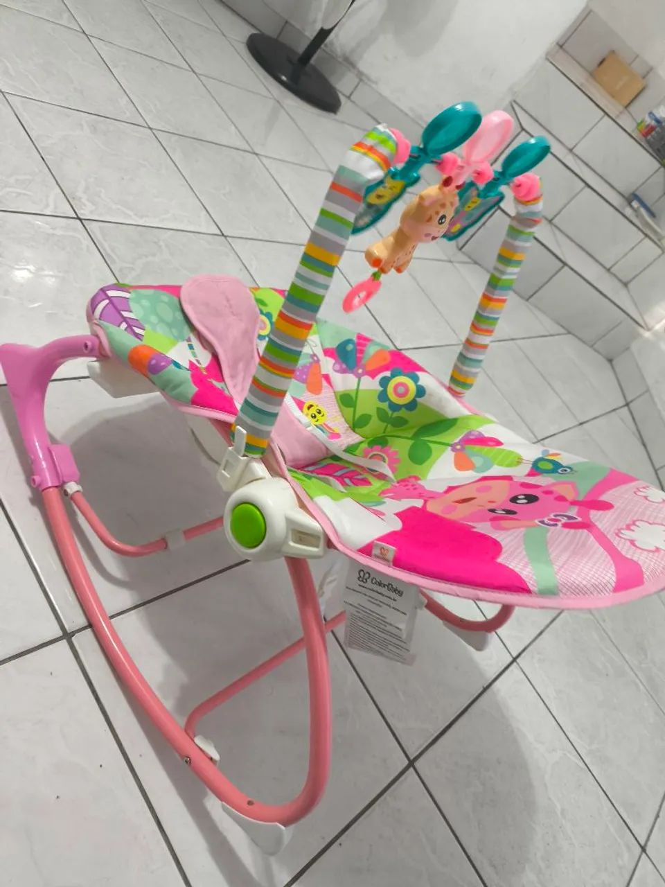 Cadeirinha de balanço e descanso funtime maxi baby 18kg - Foto 5
