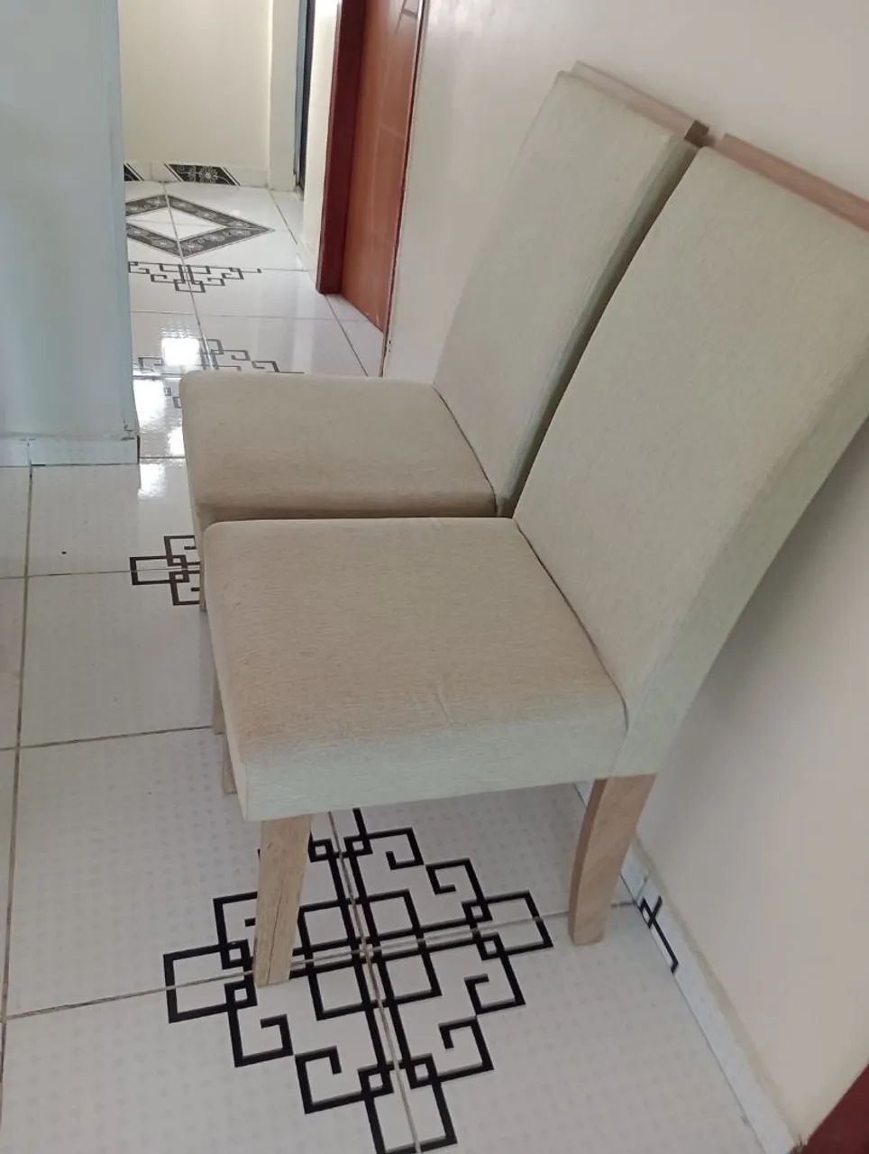 Mesa de Jantar 4 Lugares com Tampo de Vidro + 4 Cadeiras - Foto 3