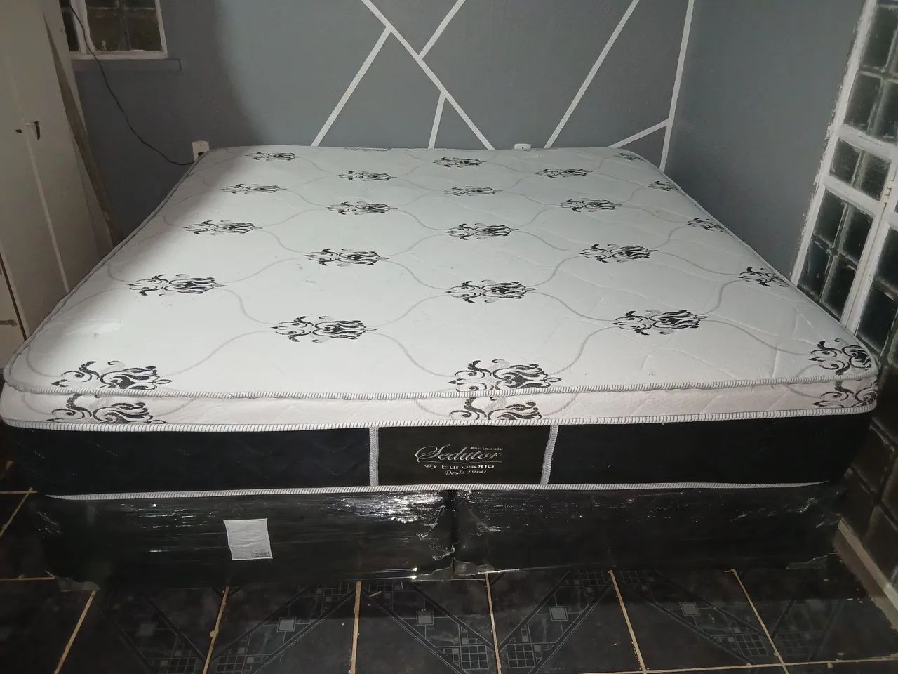 Cama super king duas bases e colchao de molas ensacadas bem alta - Foto 2