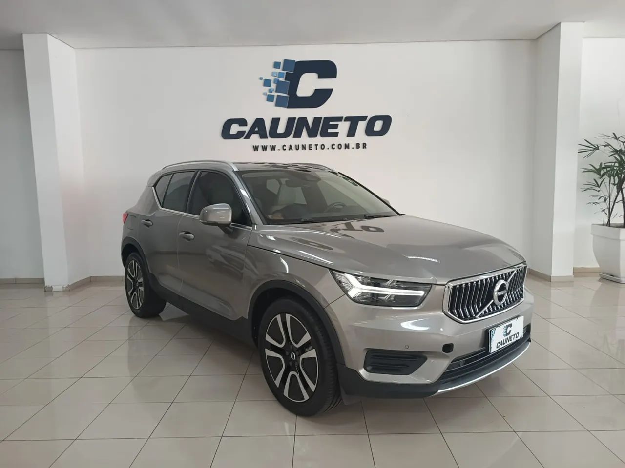 Volvo Xc40 XC 40 T-5 Híbrido Momentum 1.5 262cv 2021 2021