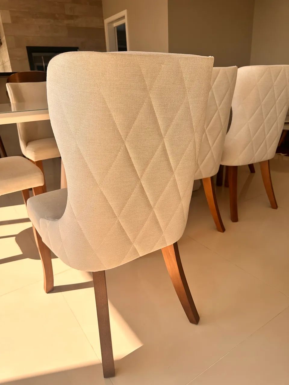 Vendo Mesa de Jantar com 8 cadeiras sofisticadas  - Foto 2