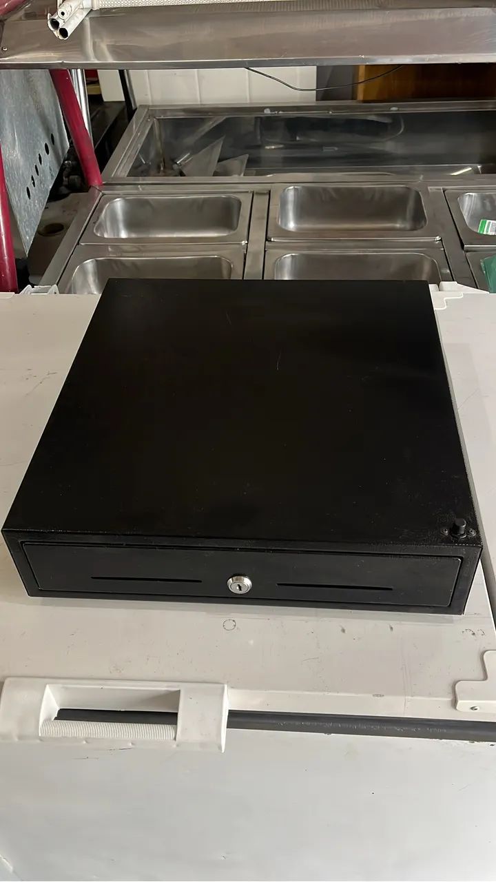 Gaveta caixa com niqueleira com pino de abertura e chave semi-nova