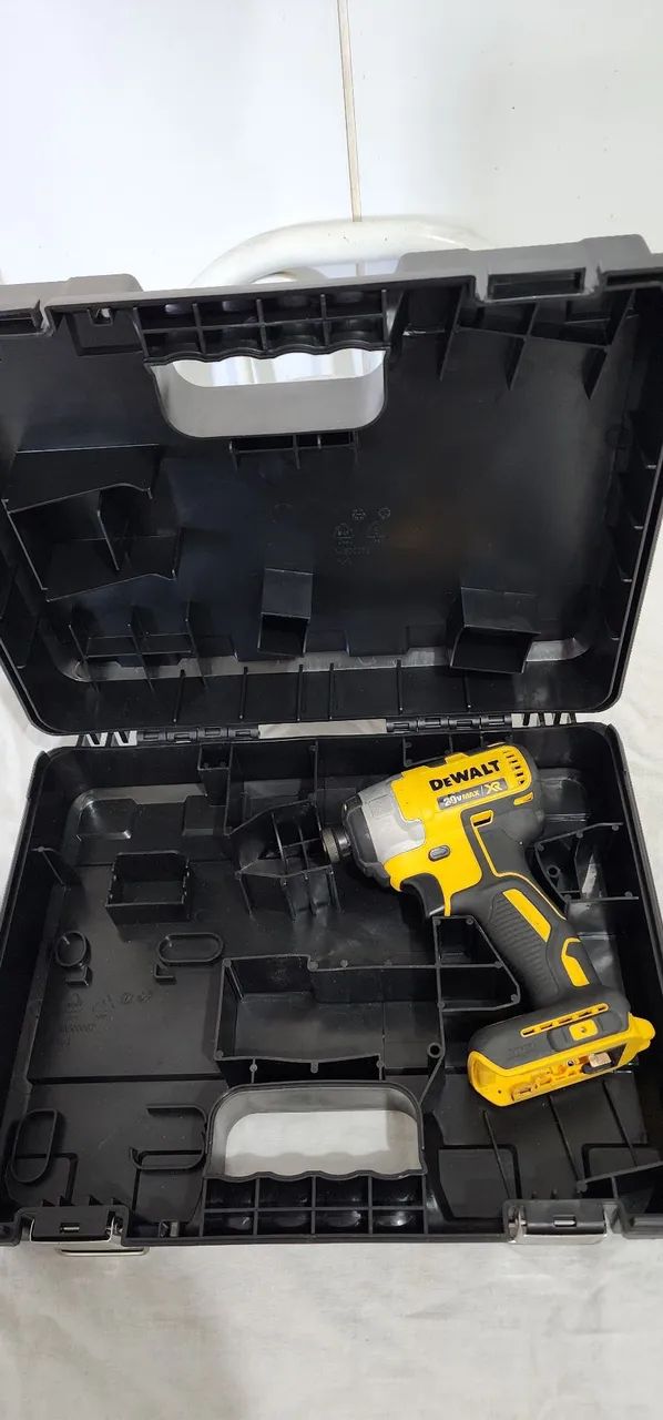 PARAFUSADEIRA DE IMPACTO - DEWALT 1/4" ( sem bateria e sem carregador ) - Foto 5