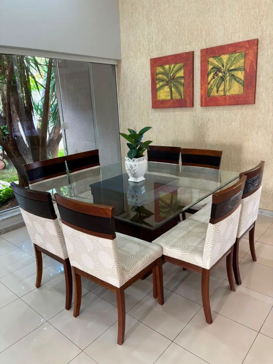 JOGO MESA DE JANTAR COM 8 CADEIRAS E MESA DE VIDRO 